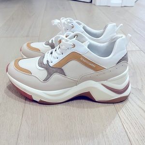 Trendy platform sneakers